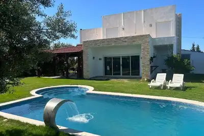 Image de Villa de luxe avec piscine au coeur de la nature