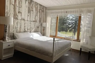 Image de The Farm - Lake Front, Mountain View, Near Waterton Lake