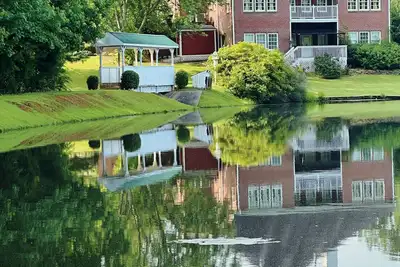 Image de Spacious Lake House with Game Room & Family Amenities and Pc gaming