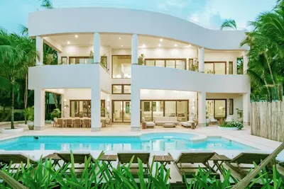 Image de An 8-Bedroom Beach-Front Oasis On Tulum'S Esteemed Tankah Bay