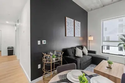 Image de Luxe King 2br Suite in South End Charlotte!