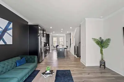 Image de Luxe 4br King Townhouse w/ Rooftop in Uptown Clt!