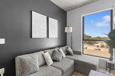 Image de Luxe King 2br Suite in South End Charlotte!