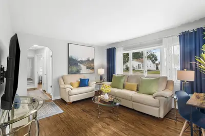 Image de 2 bed. Quiet neighborhood. Near Belleville Lake. 1/2 mile to public boat launch.