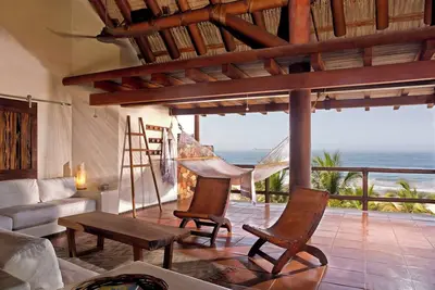 Image de Stunning, Oceanfront Casa de Olas!