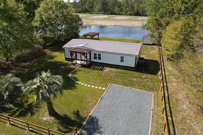 Image de Rounding Run Retreat - newly renovated  3 bedroom conveniently near beaches