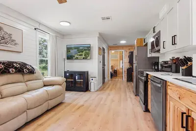 Image de Diva & Poodle's Lake Getaway - 3bd, 2ba home in Eufaula w/Com Boat Launch & Pool