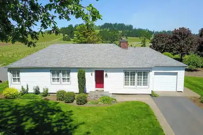 Image de Charming Historic Cottage on Vineyard