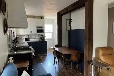 Image de Charming & Stylish 3-Bedroom Home in the Heart of Edmonton