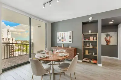 Image de Urban Oasis in Brickell Miami with Wfh setup Parking