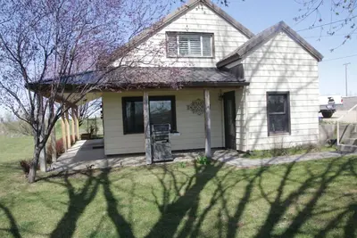 Charming 2-bedroom Farm house with Ac, WiFi in Phenomenal Parma
