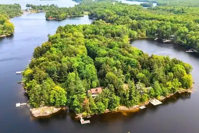 Image de OvertheMoon-New Reno, Sauna, Kayak, Firepit, Dock
