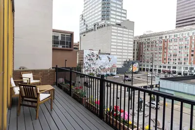 Image de Downtown Panoramic Penthouse walking distance to Otr