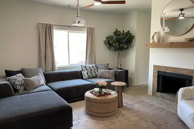 Image de Entire home in Tucson, Arizona\n8 guests 4 bedrooms 5 beds 2. 5 baths