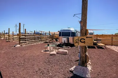 Image de Airstream w/ Private Hot Tub (Unit C) - 4 Person Airstream with Private Hot Tub