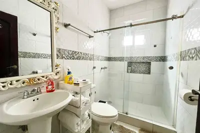 Image de Confort and convenient townhouse. 3 bedrooms, 2. 5 bathrooms, air conditioning.