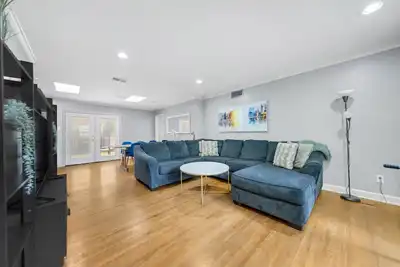 Image de Hot Location 4br large back yard and lots of space