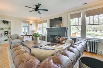 Image de Walk to Dtwn: Cozy Home w/ Fireplace in Charlevoix