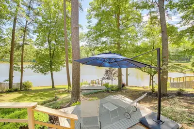 Image de Secluded Lake Hamilton Access: Hot Springs Home