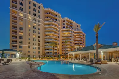 Image de Mandalay Beach Club: Premium Sun & Sand Paradise in Clearwater Beach, Gulf Views