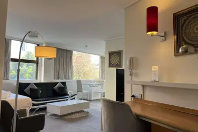 Image de Picture Perfect One bedroom Apartment with Panoramic Hyde Park and City Views