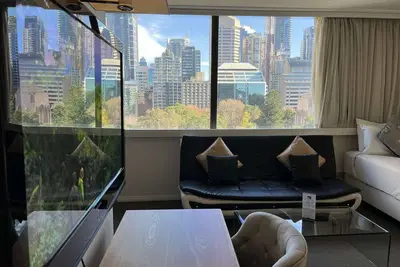 Image de Upper Floor Studio with City & Park Views