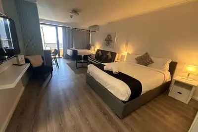 Image de Large City Studio with Big Balcony