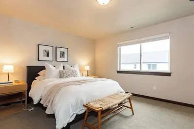 Image de Halfpipe Basecamp: Come enjoy Big Sky Country!