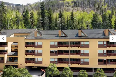 Image de 2-bedroom condo in enchanting Vail with fitness room, WiFi