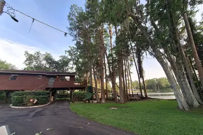 Image de Lakeside Cabin Getaway awaits you!