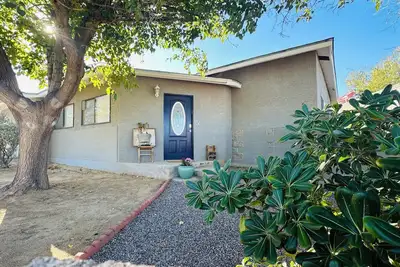 Image de Terrific, Clean 4-bedroom house in Thatcher with WiFi, Ac