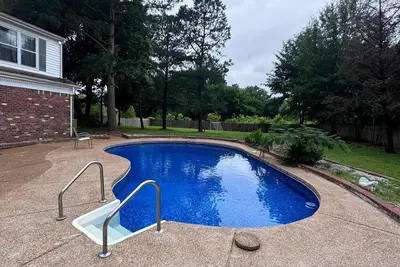 Image de Monthly Stays-Elegant 6 Br+ Extra Space Beds with Pool-Near Golf Course