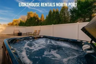 Image de 4 bedroom North Port w/ Hot Tub
