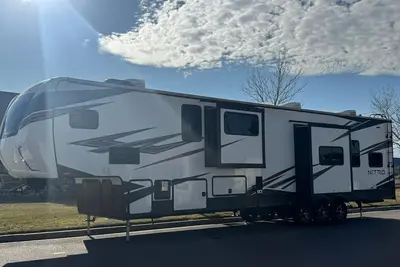 Image de 45' 5th Wheel Retreat