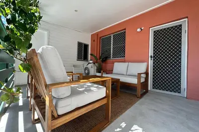 Image de Spacious 4-Bedroom Apartment with Ac & WiFi in Hamilton. Centre of Eat St.