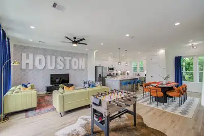 Image de Modern Retreat w/ Rooftop Cinema