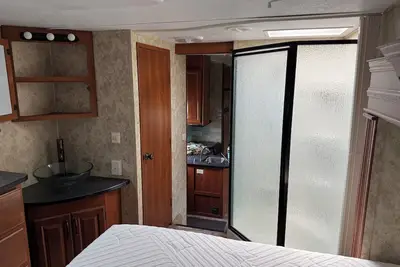 Image de Cozy 2-bedroom Rv with Ac, WiFi on the shore of Stump Lake/Devils Lake