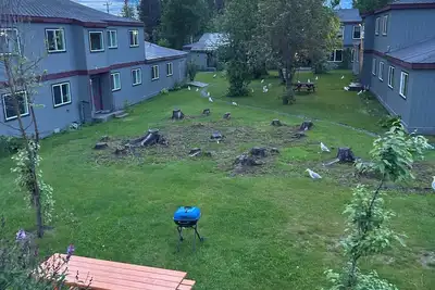 Image de 1. 5 miles from the mouth of the Kenai River. In the heart of Kenai!