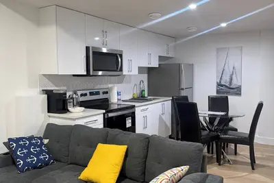 Image de Amazing 2-bedroom house with WiFi in Edmonton