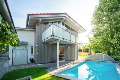 Image de Welcome to Golf Cocoon, a stylish vacation home managed by Hello Holid