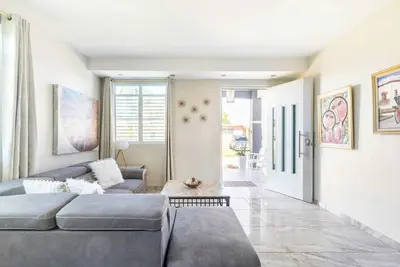 Image de Aguadilla House: Beach, Airport & Golf!