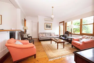 Image de Eumbar on Byng - Heritage Home in Cbd, Sleeps 8