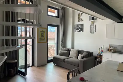 Image de Open-plan loft overlooking Lake Como with private parking space