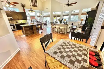 Image de Near Beach 3br 3. 5ba with Loft Sleeps 10  2 Golf Carts