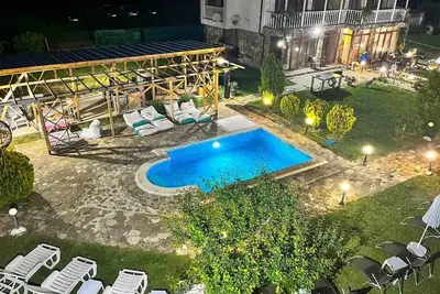 Image de Villa for 20 people with a pool, 5 min. from Sunny Beach, 6 min. from the beach