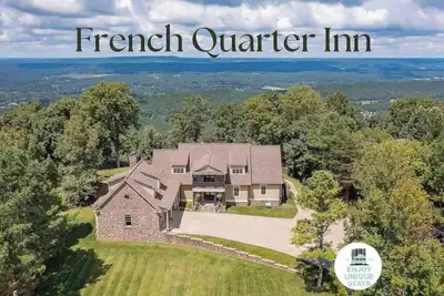 Image de French Quarter - New Orleans Charm in the Mountain