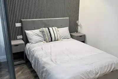 Image de 2 Massive Luxury Garden Studios with Gym Access