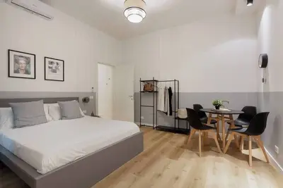 Image de Stylish Gem in Historic Trieste for 4 guests