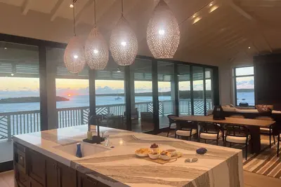 Image de Luxe: Rent 3 Ways:Entire Estate, Upper or Lower Level. Each Has Private Entrance