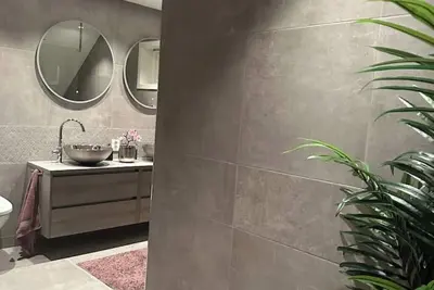 Image de Spacious and cozy house with garden in the center of Svelvik